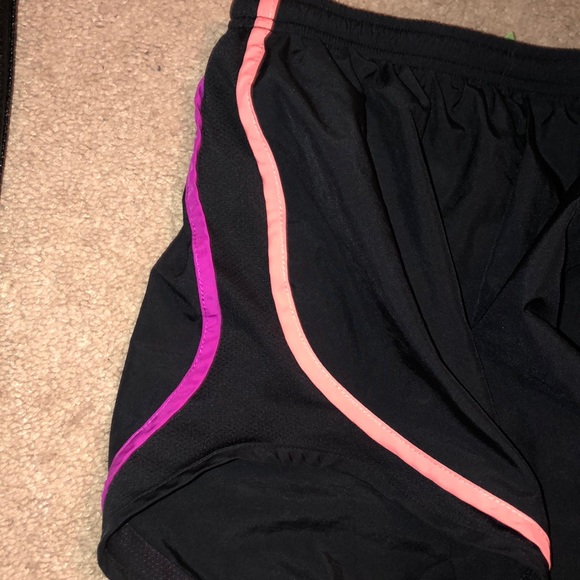 Nike shorts - Picture 3 of 3